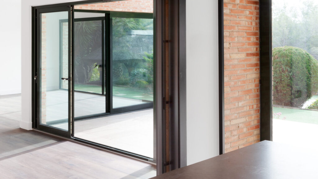 Diseño de interiores y reformas integrales en Barcelona. Proyectos a medida, funcionales y estéticos, con gestión integral y materiales de calidad.